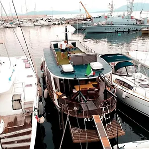 Boat & Breakfast Alicudi Frühstückspension